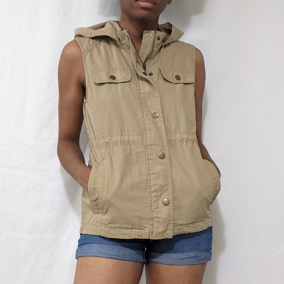Gap Utility Khaki Sleeveless Vest - Picture 10 of 10